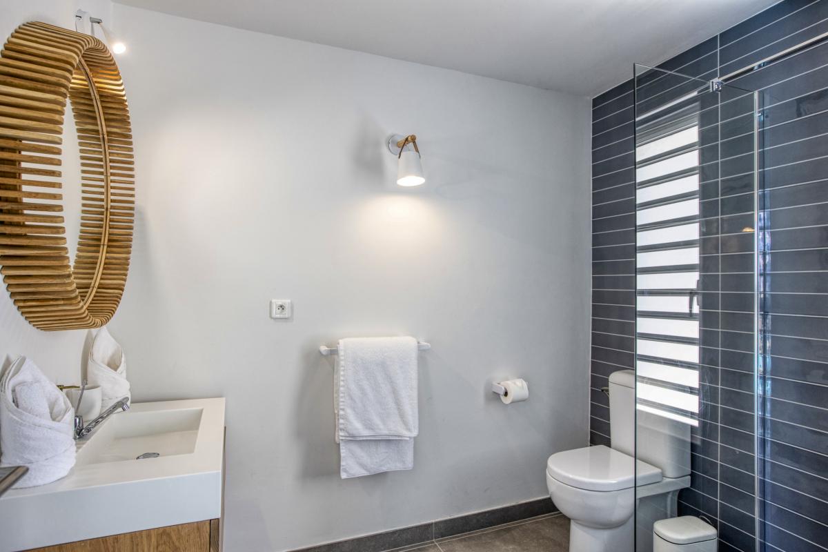 Location Villa Terres Basses Saint Martin-salle de douche-32